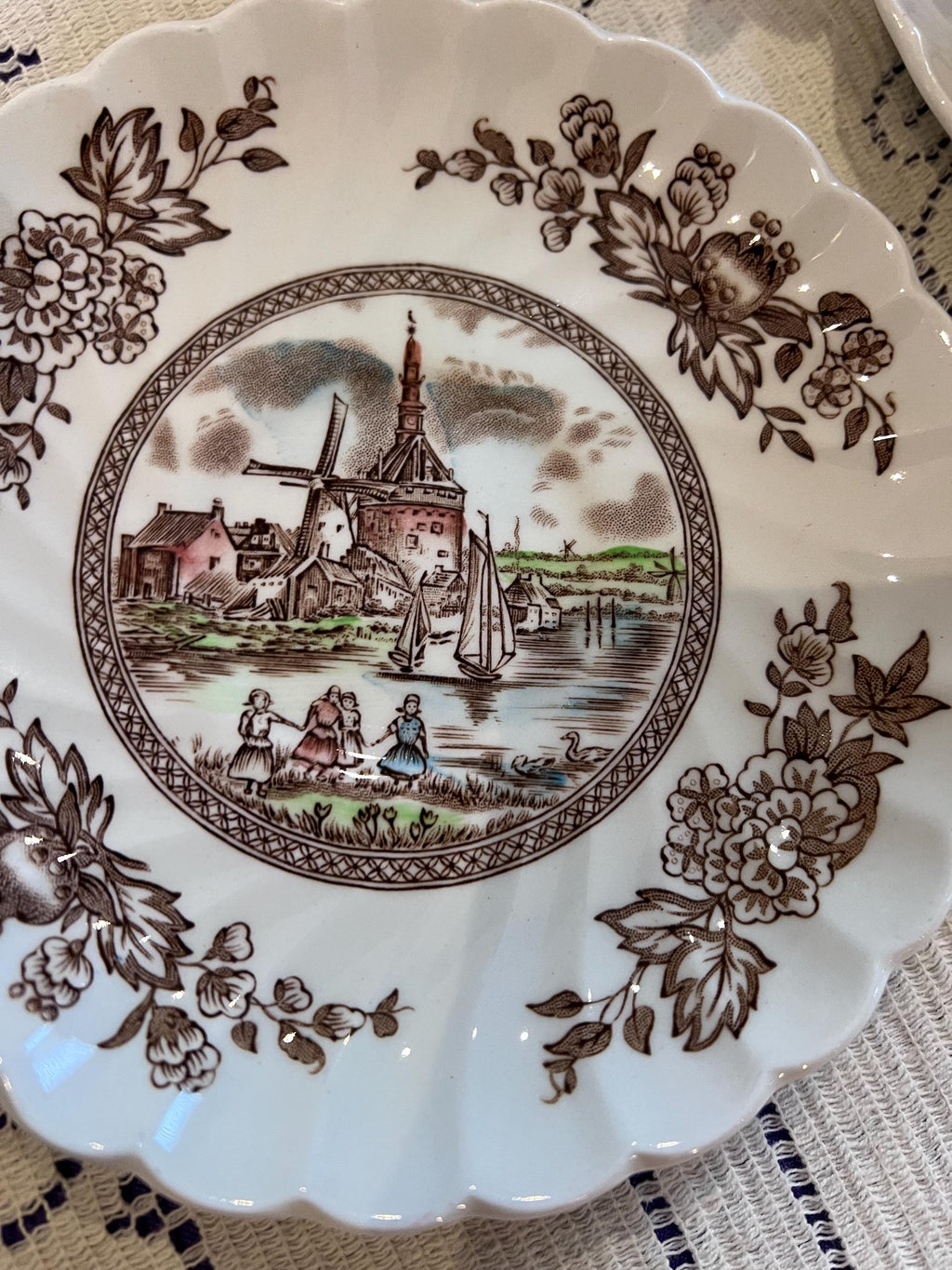 Johnson Brothers Tulip Time Breakfast Set | Brown Transferware Mugs, Saucers, Bowls