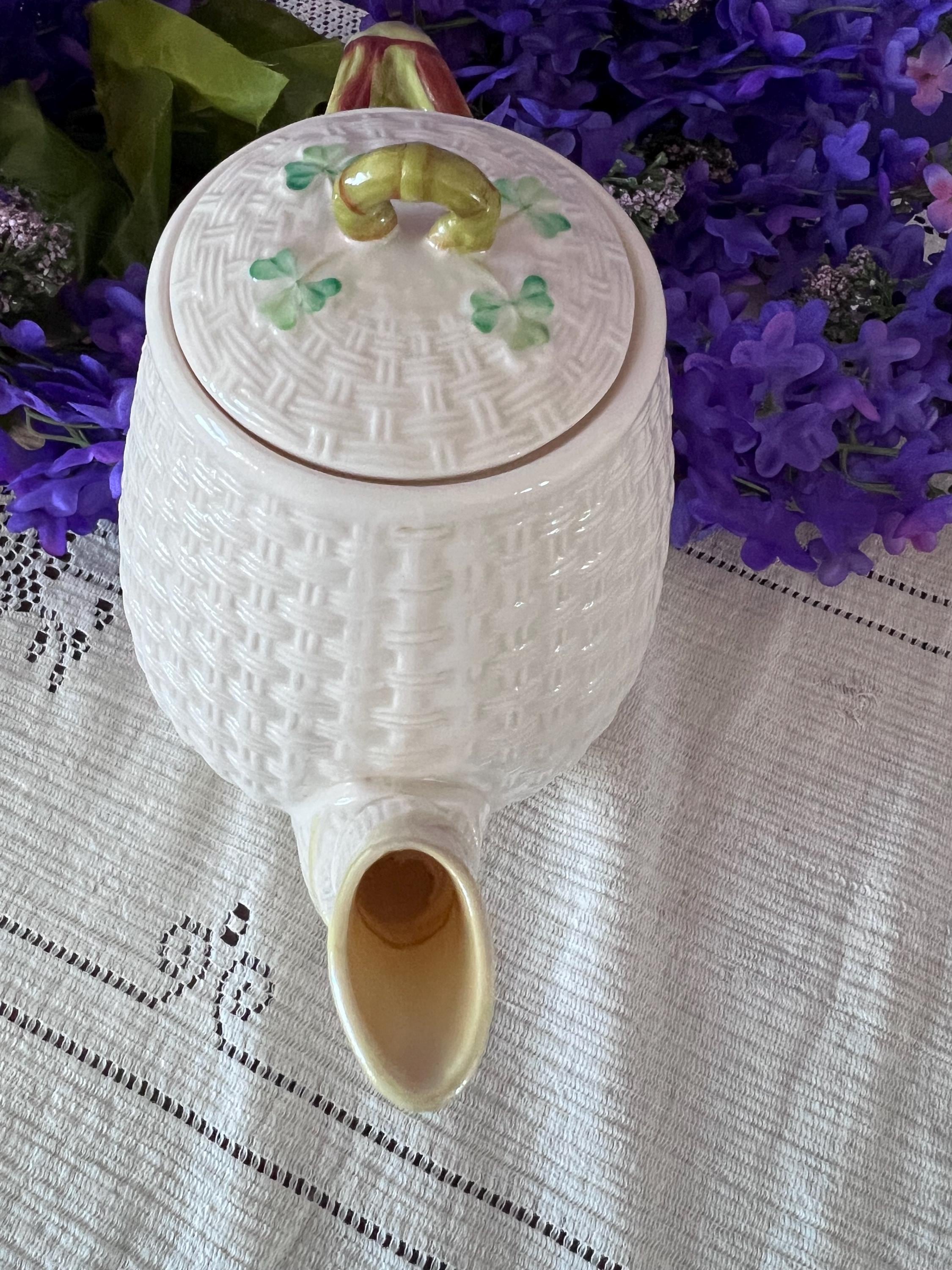 Pristine Belleek Ireland Shamrock Tea Service – Tall Teapot, Creamer & Sugar – 6th Mark Green (1965-1980)