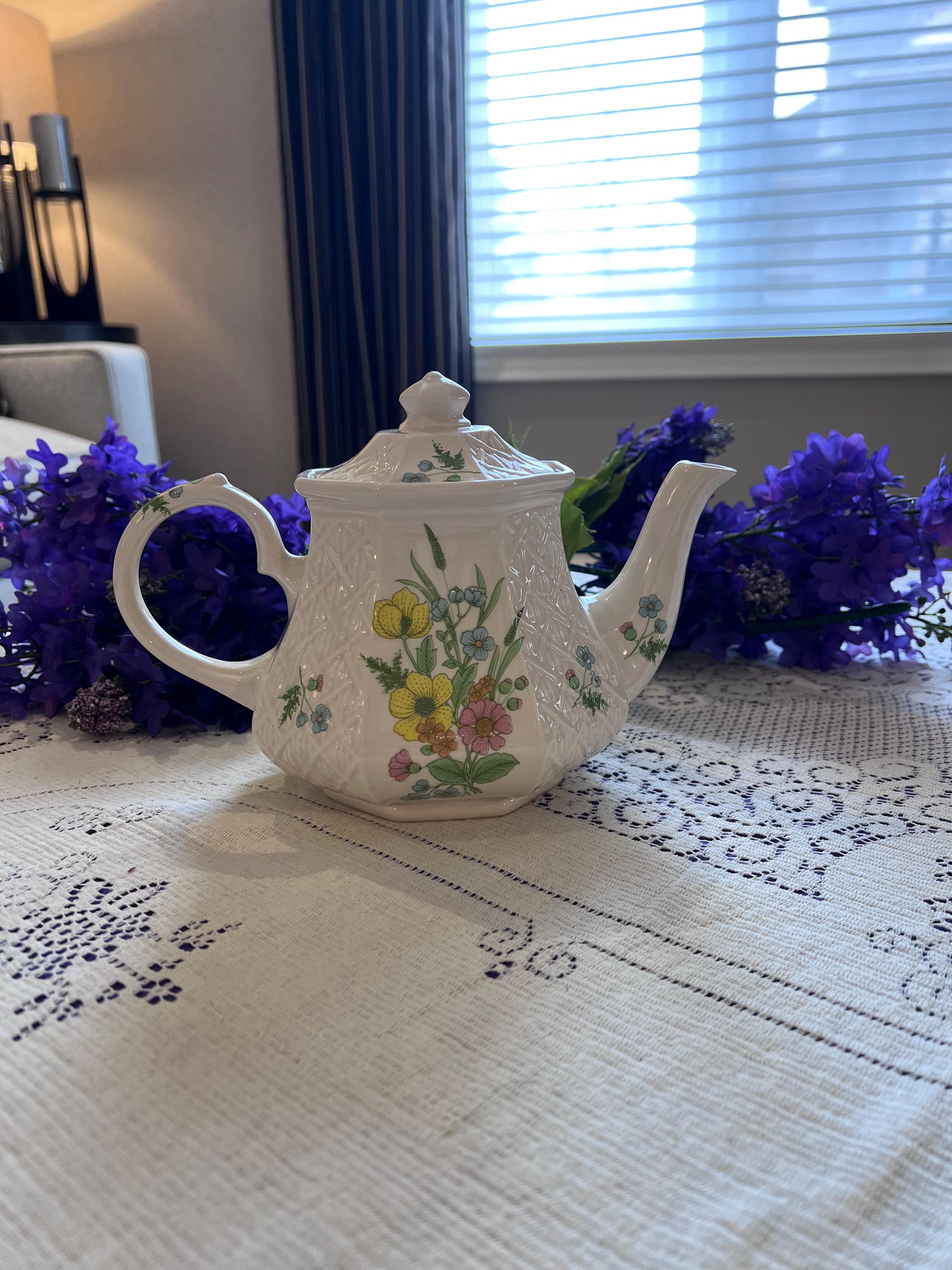 Vintage Sadler England Hexagonal Teapot | Floral Lattice Relief, 1970s Staffordshire Cottagecore