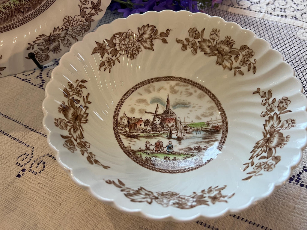 Johnson Brothers Tulip Time Serving Set | Oval Platter, Gravy Boat, Underplate | England