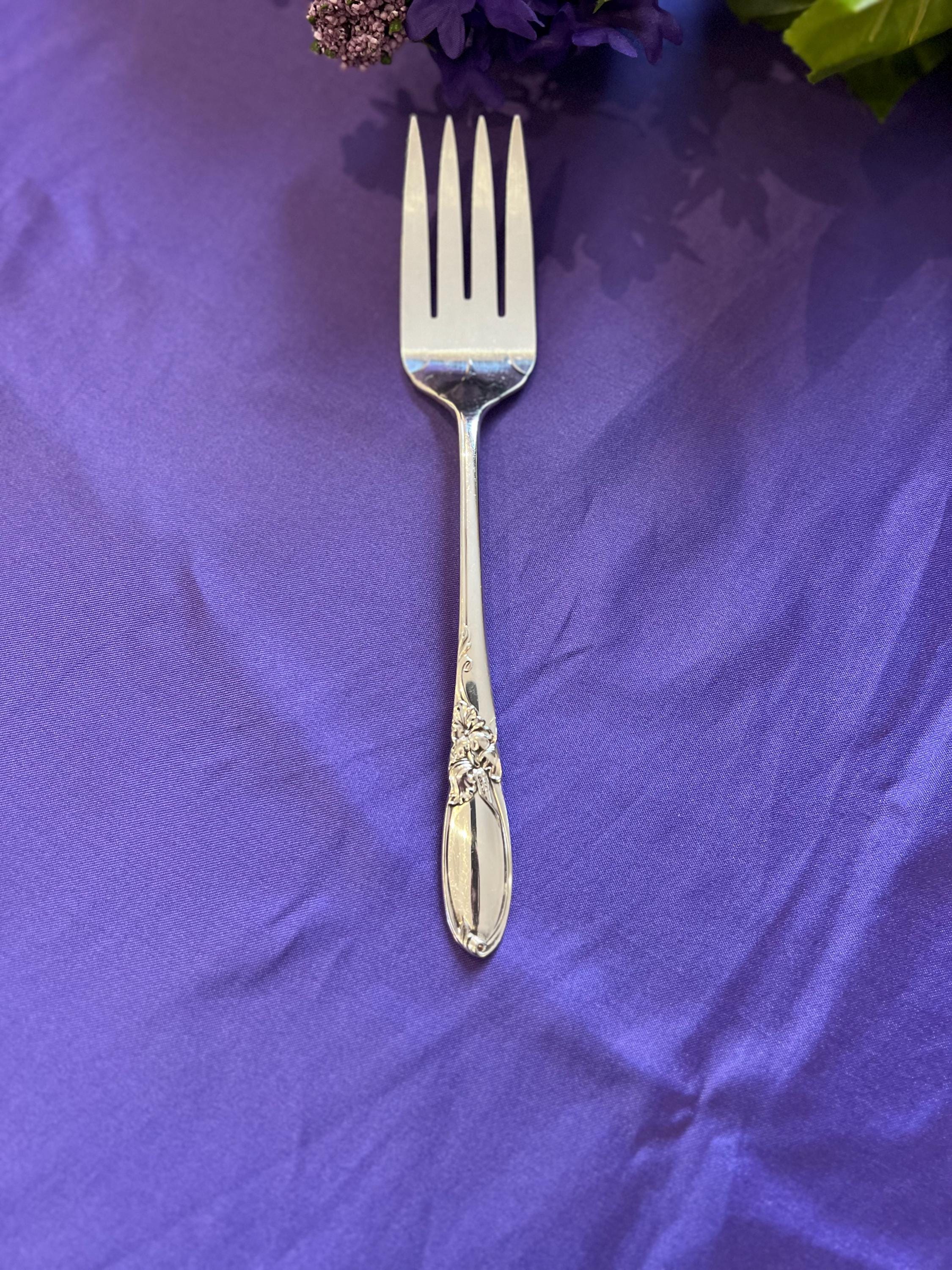 Oneida White Orchid Silverware Set | 1953 Community Plate Floral Flatware