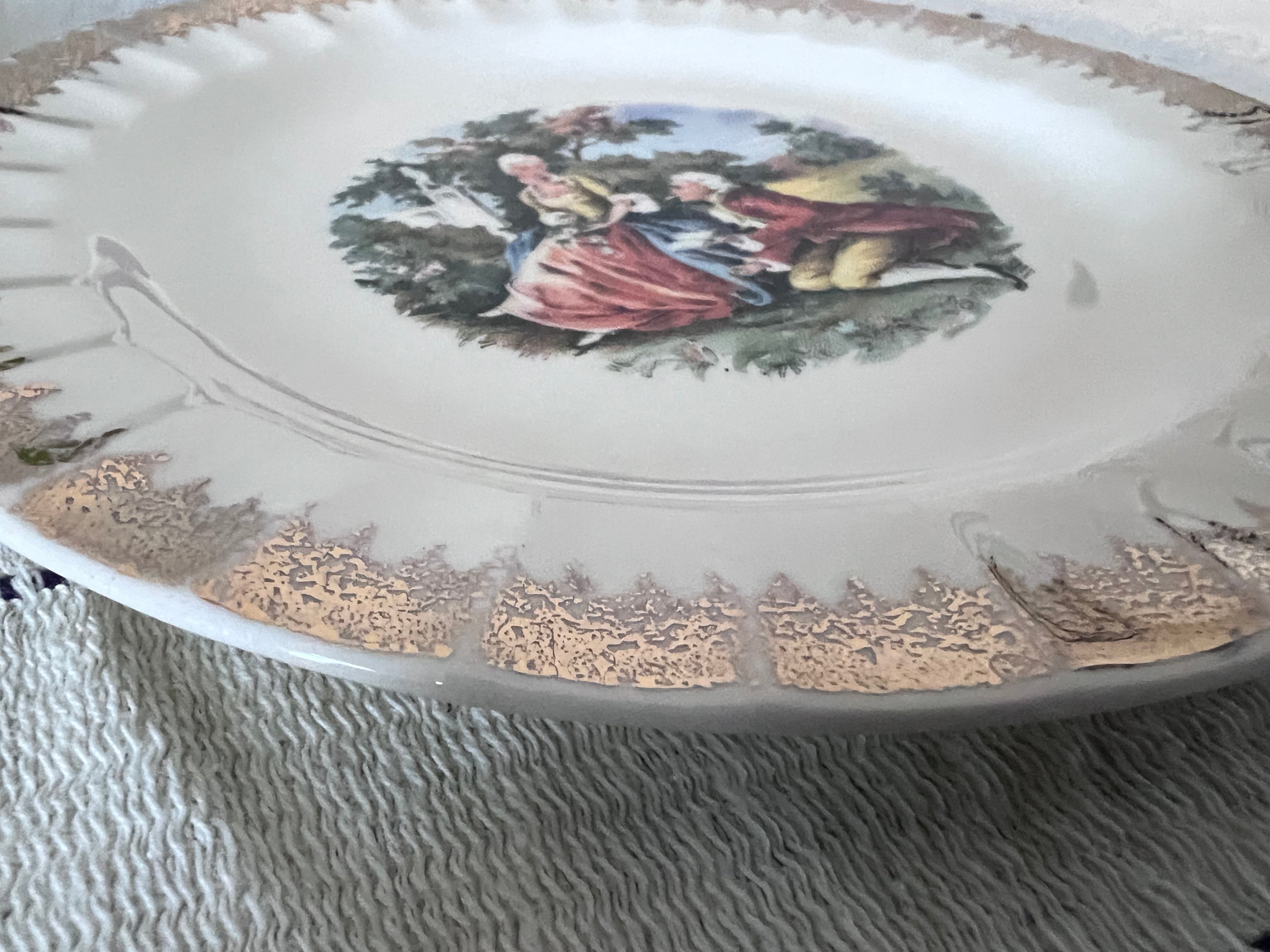 Vintage Courting Couple Dessert Plates – Set of 4, 22K Gold Filigree Ruffled Edge