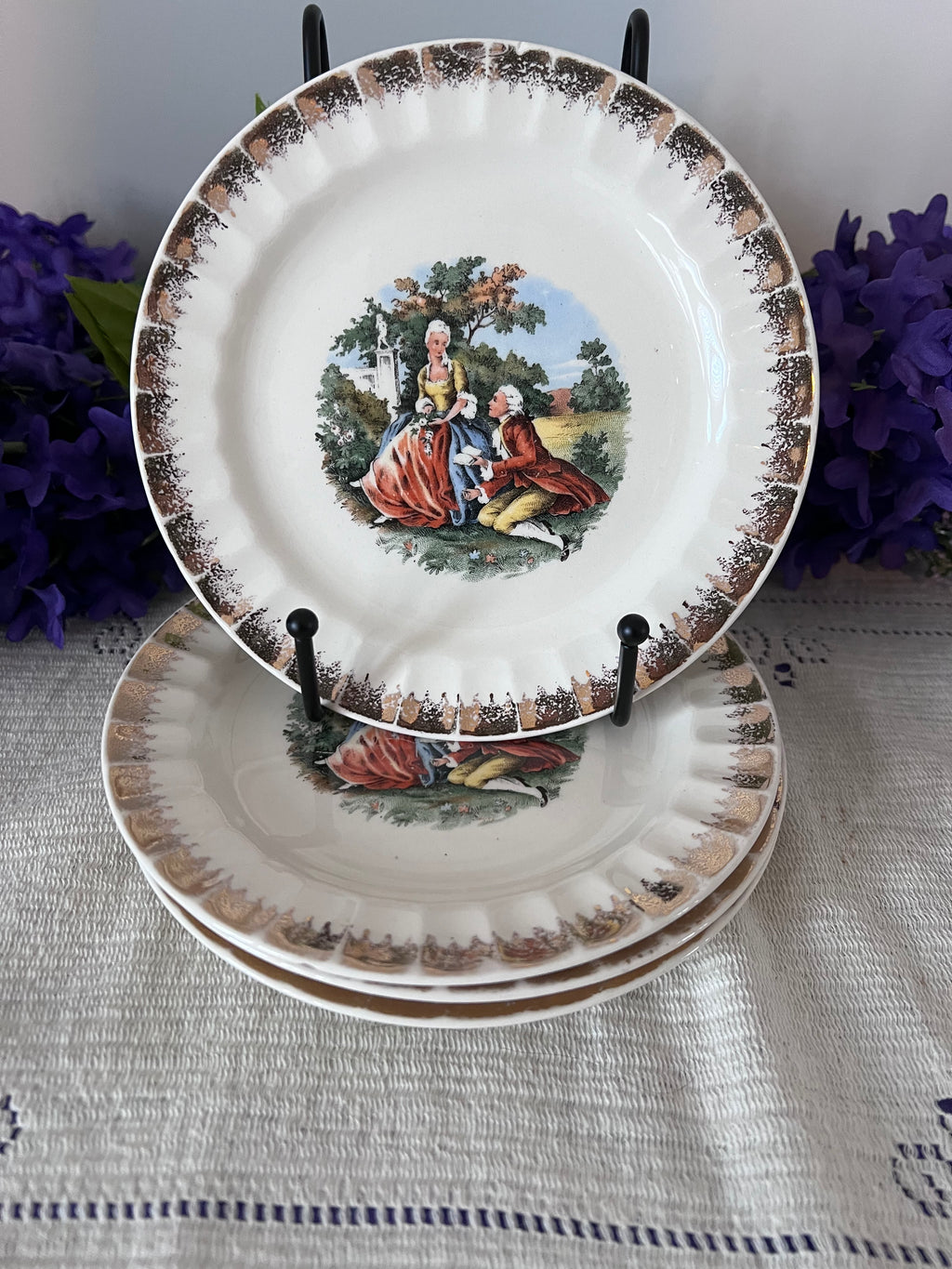 Vintage Courting Couple Dessert Plates – Set of 4, 22K Gold Filigree Ruffled Edge