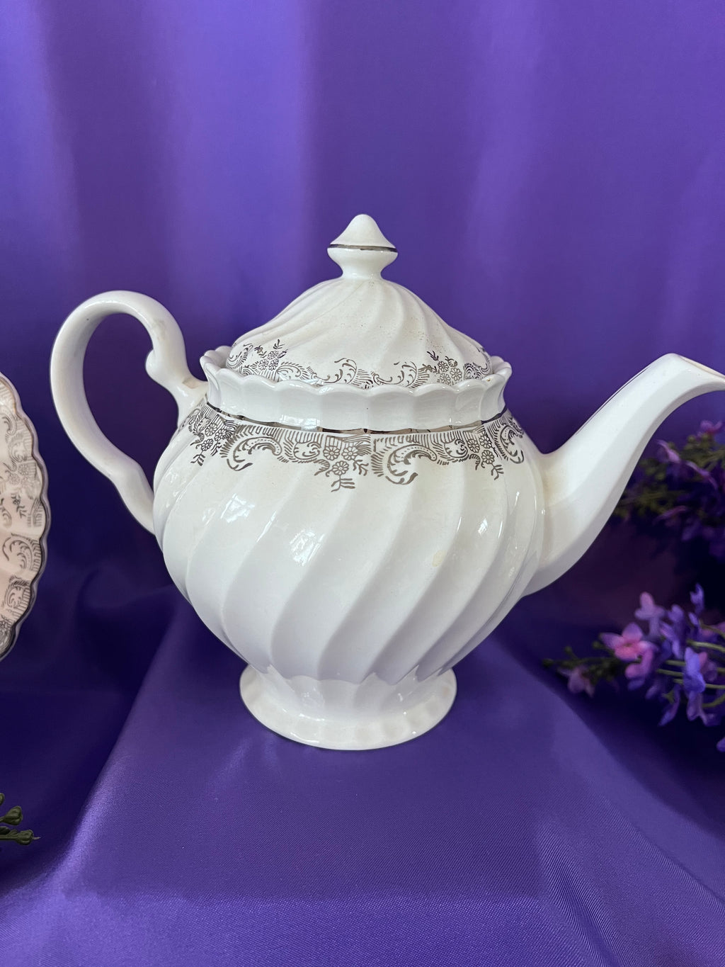 Vintage Johnson Bros Regency Tea & Dinner Service – 8 Place Settings – Silver Scroll & Scalloped Edge