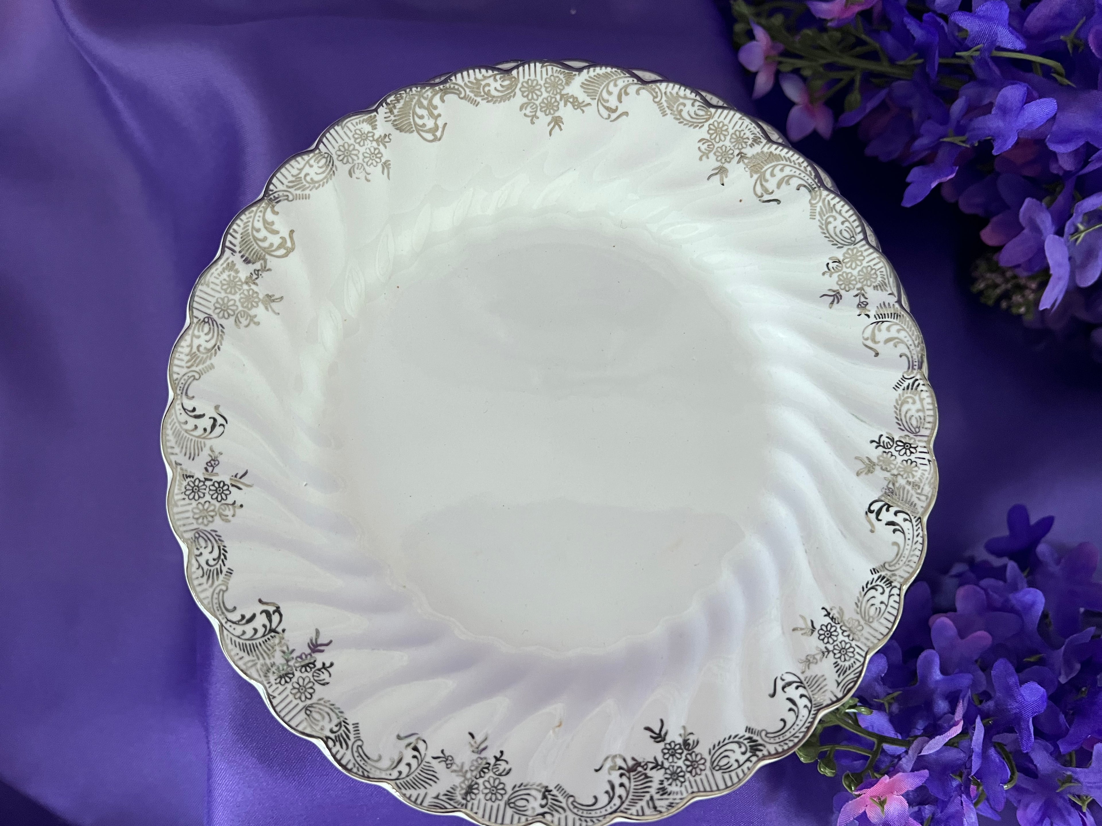 Vintage Johnson Bros Regency Tea & Dinner Service – 8 Place Settings – Silver Scroll & Scalloped Edge