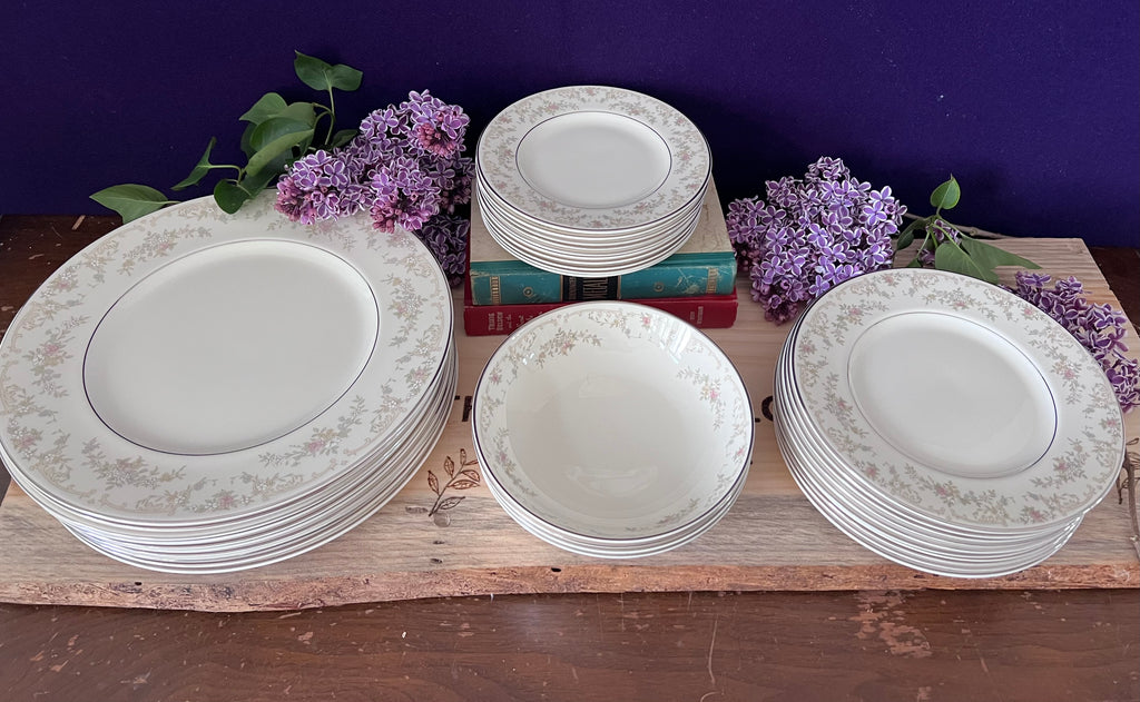 Royal Doulton "Diana" (H.5079) 63-Piece Fine Bone China Dinnerware Set – The Romance Collection (1981)