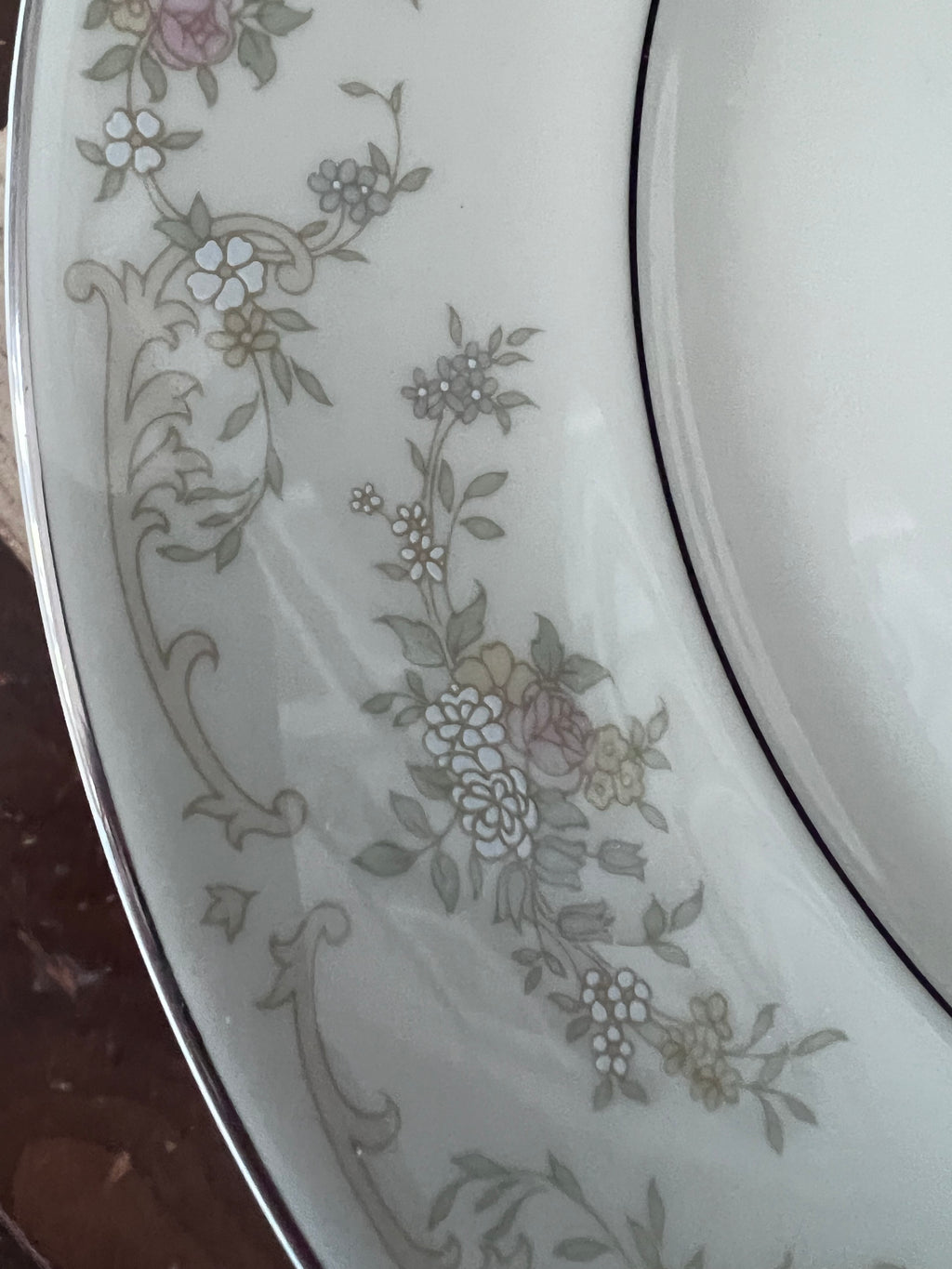 Royal Doulton "Diana" (H.5079) 63-Piece Fine Bone China Dinnerware Set – The Romance Collection (1981)