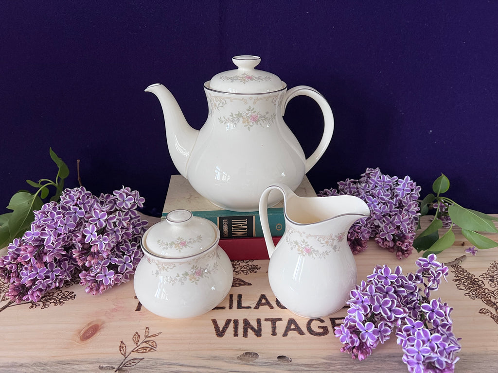 Royal Doulton "Diana" (H.5079) 63-Piece Fine Bone China Dinnerware Set – The Romance Collection (1981)