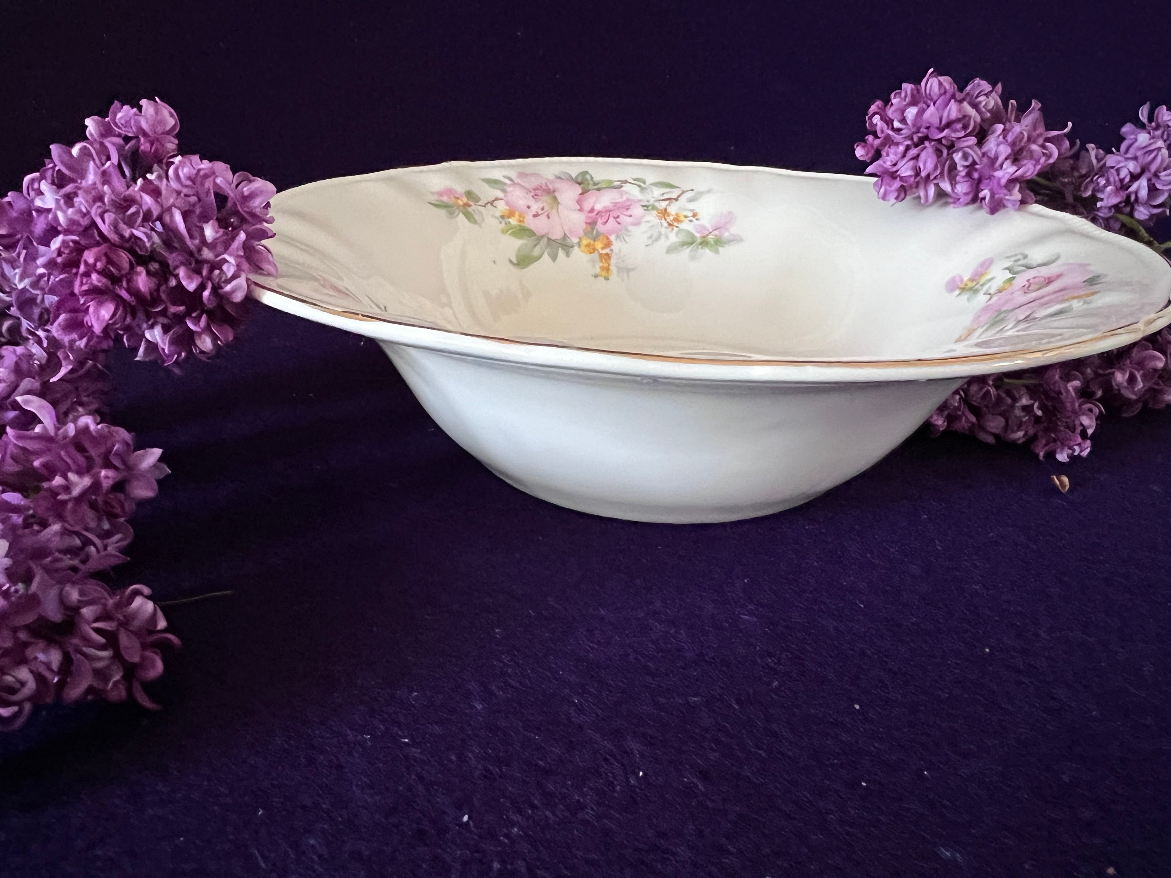 Vintage Sovereign Potters Apple Blossom Round Serving Bowls - Set of 3, Scalloped Canadian Earthenware Nesting Vegetable Bowls