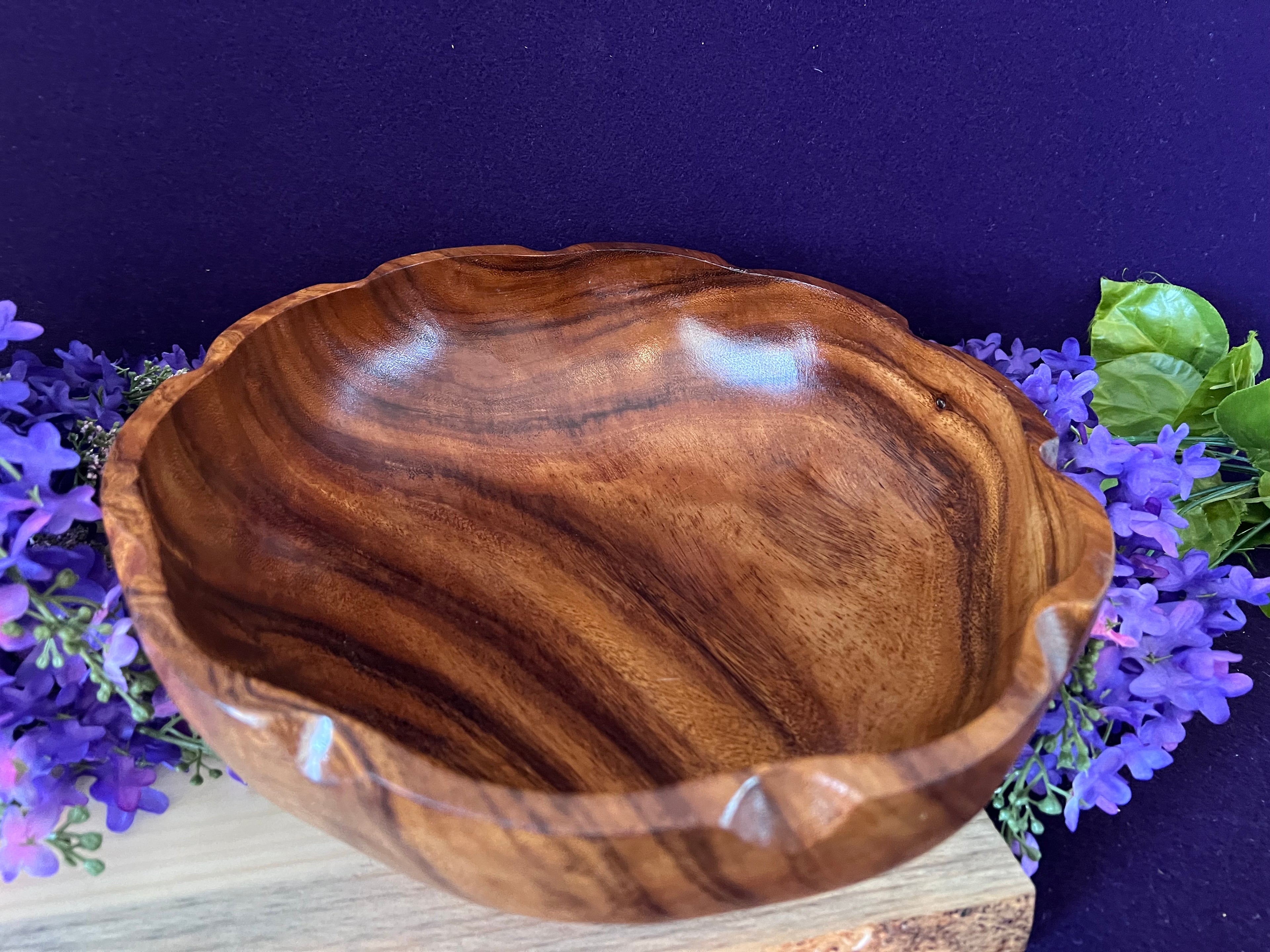 Vintage Mid-Century Modern Monkey Pod Wood Serving Bowl – Scalloped Edge – Hand-Carved
