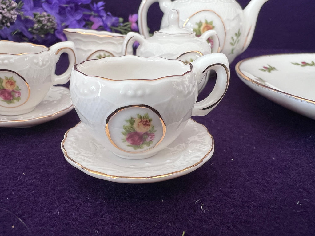 Vintage Royal Albert "Old Country Roses" Miniature Tea Set with Original Presentation Box - 9-Piece Complete Mini Tea Service