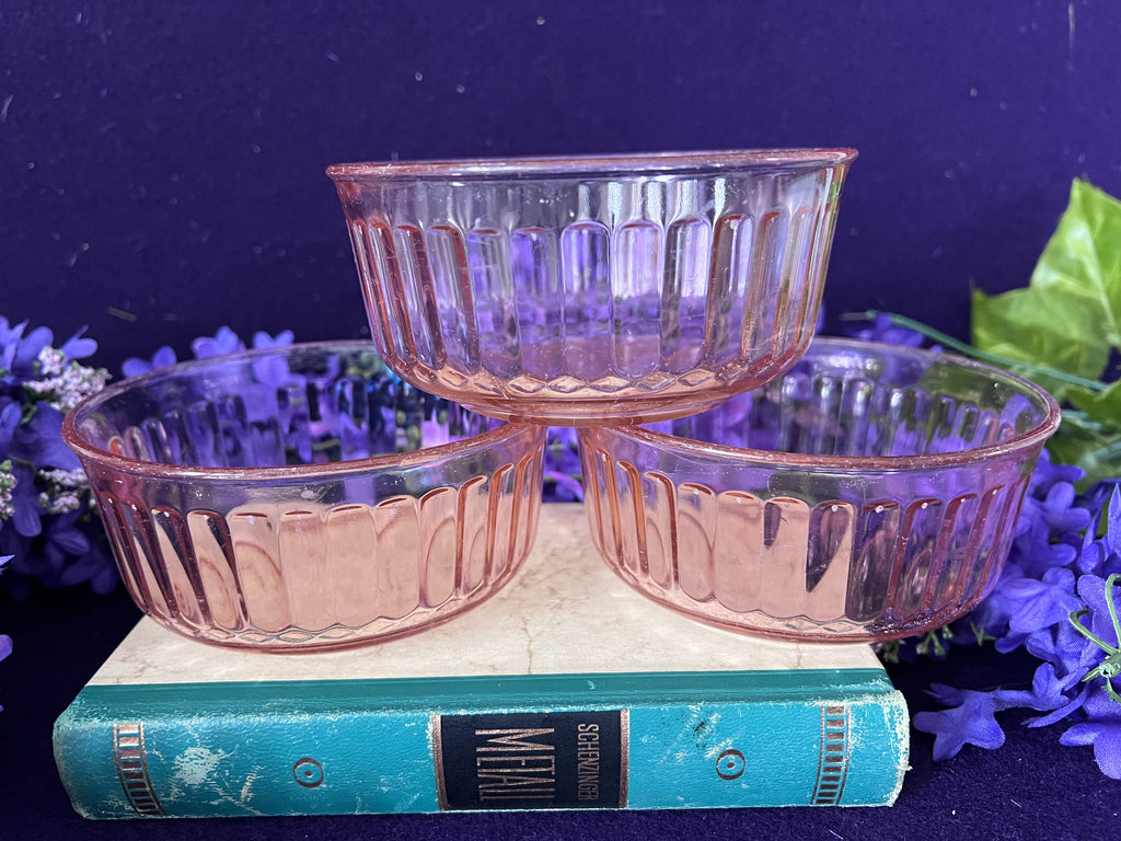 Vintage Pink Depression Glass Ribbed Bowls — Set of 3, 1930s–1940s Grandmillennial Kitchen