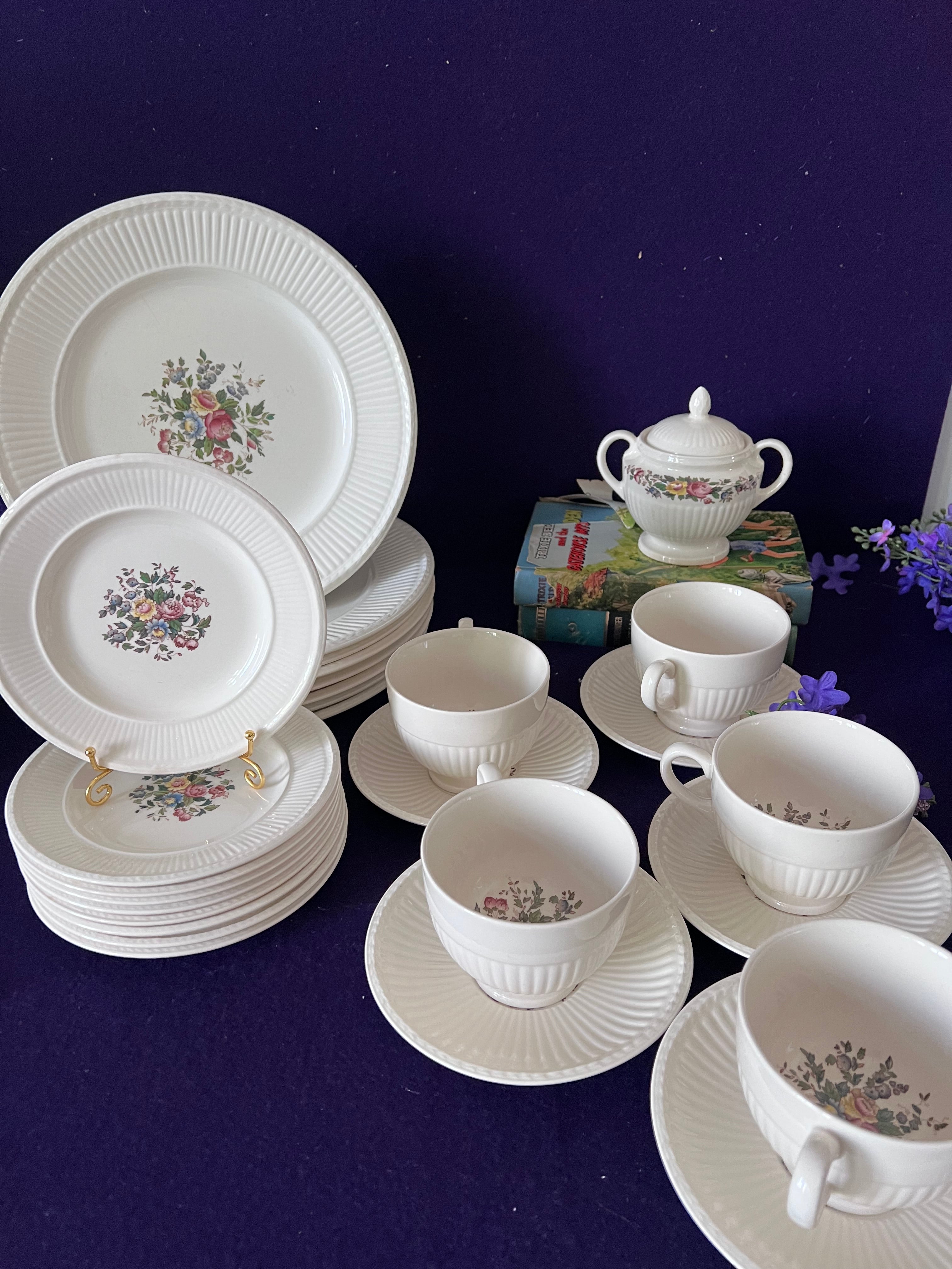 Vintage Wedgwood "Conway" Fine China Dinnerware Set – Made in England