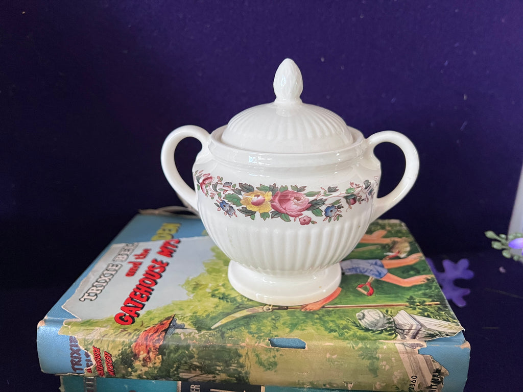 Vintage Wedgwood "Conway" Fine China Dinnerware Set – Made in England