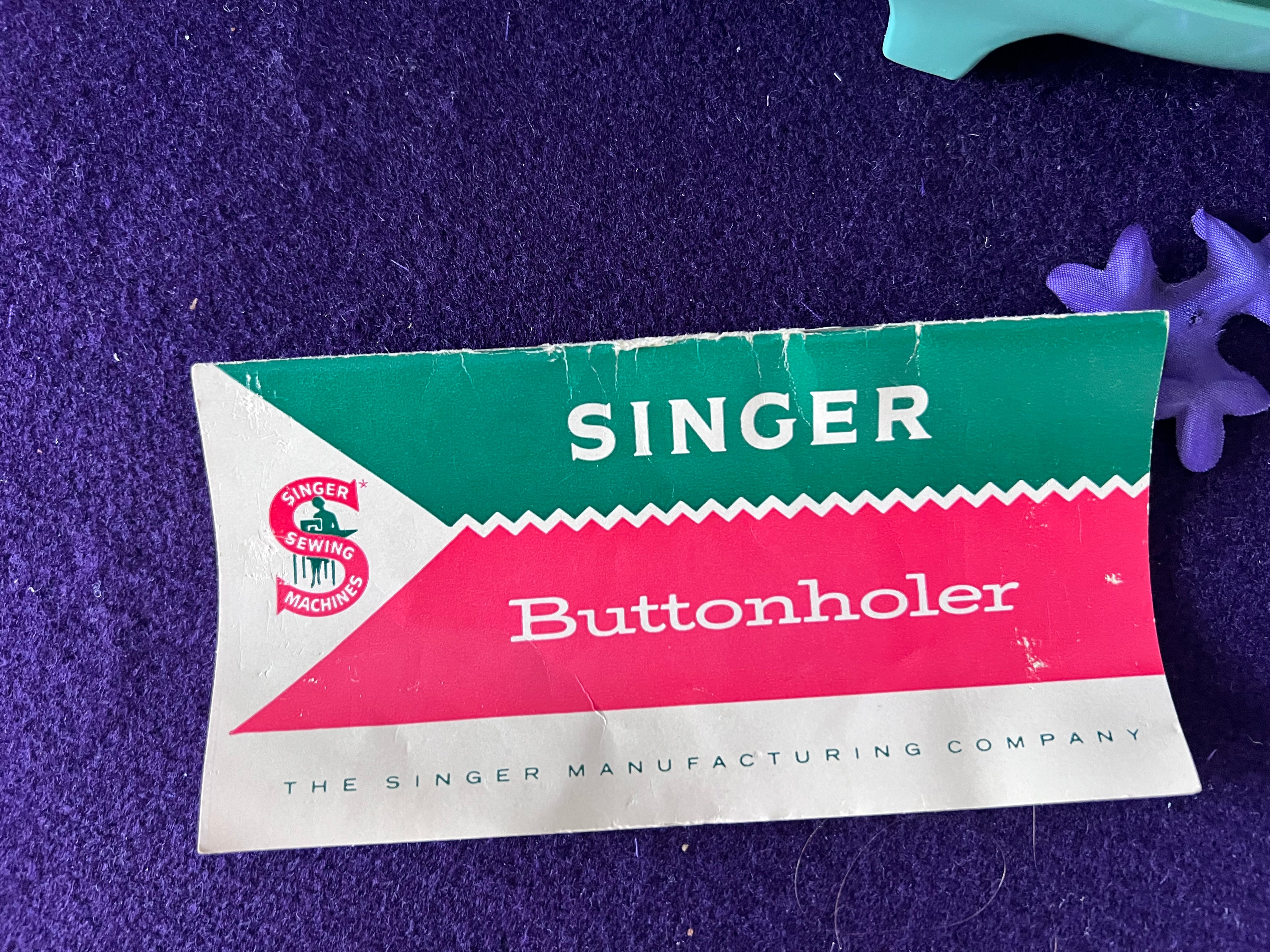 Vintage Singer Buttonholer Attachment Set – Model 160506 – Complete with Case, Manual & Templates