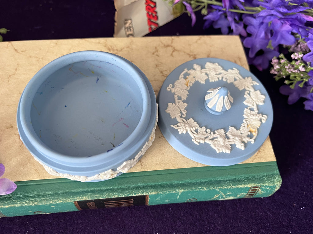 Vintage Wedgwood Blue Jasperware Lidded Trinket Box – Grapevine Motif