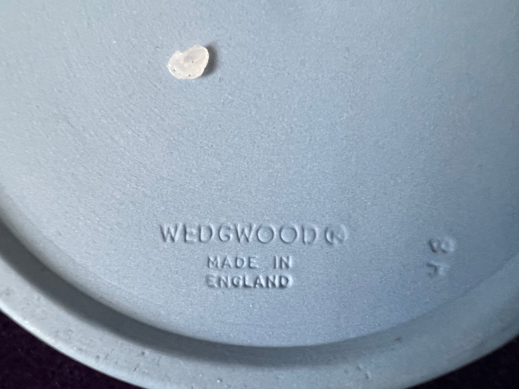Vintage Wedgwood Blue Jasperware Lidded Trinket Box – Grapevine Motif