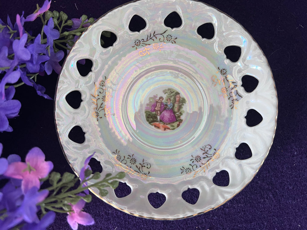 Vintage Set of 6 Yamasen Fine China Pierced-Rim Plates – Iridescent Fragonard-Style Scene