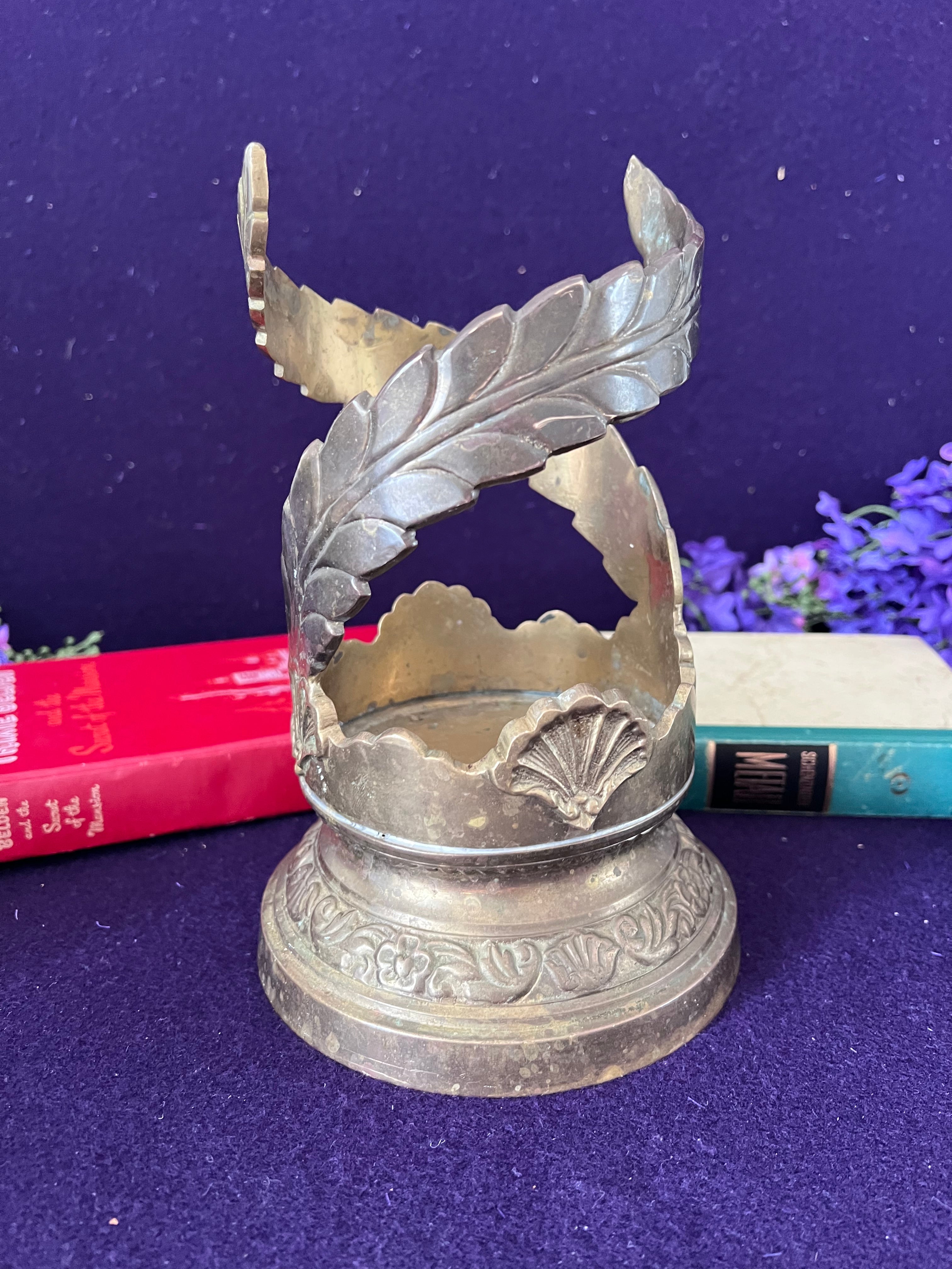 Vintage Brass Goblet Holder – Hollywood Regency Leaf & Shell Design – Made in India