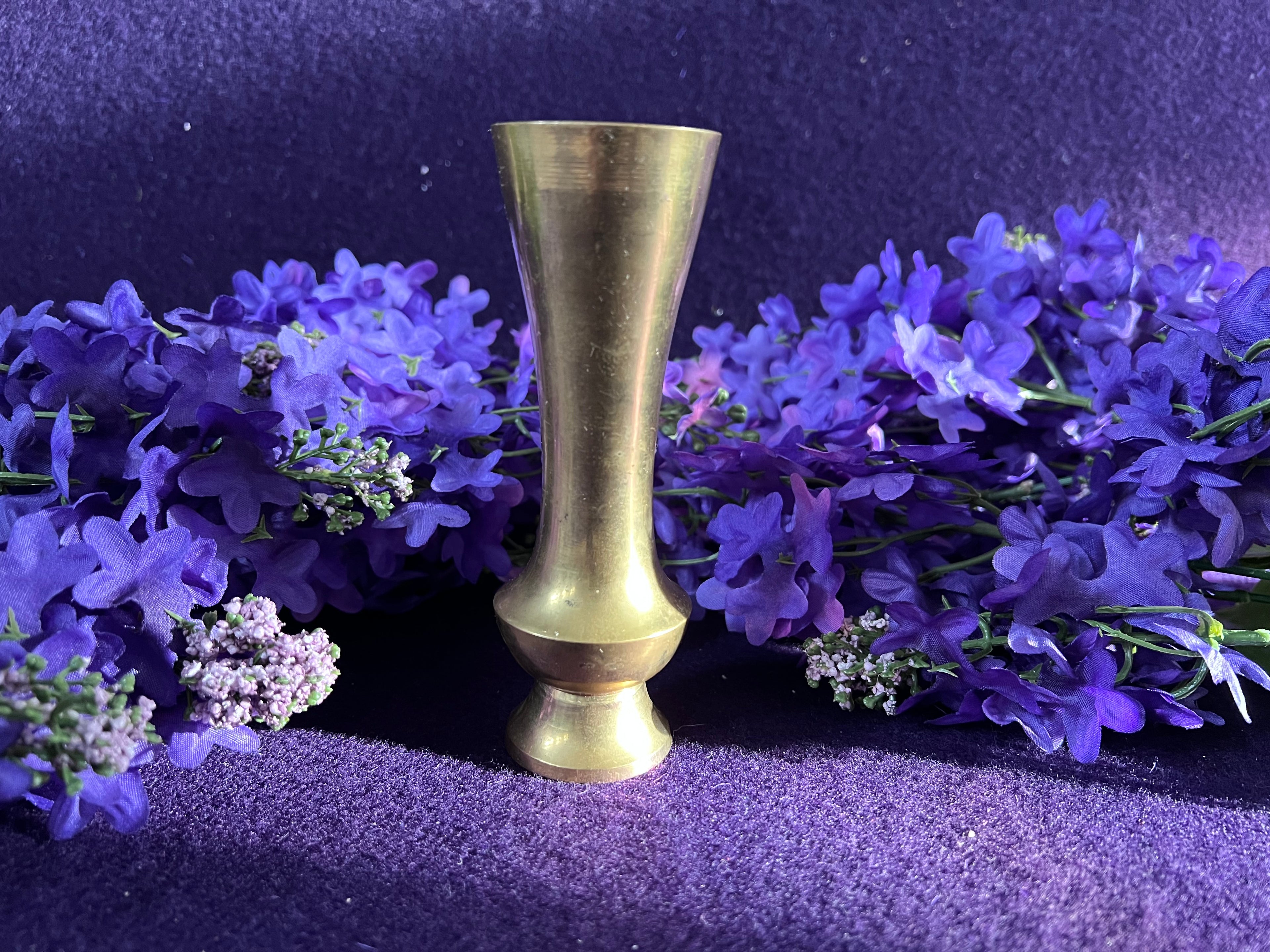Vintage Brass Bud Vase – Minimalist Hollywood Regency Decor