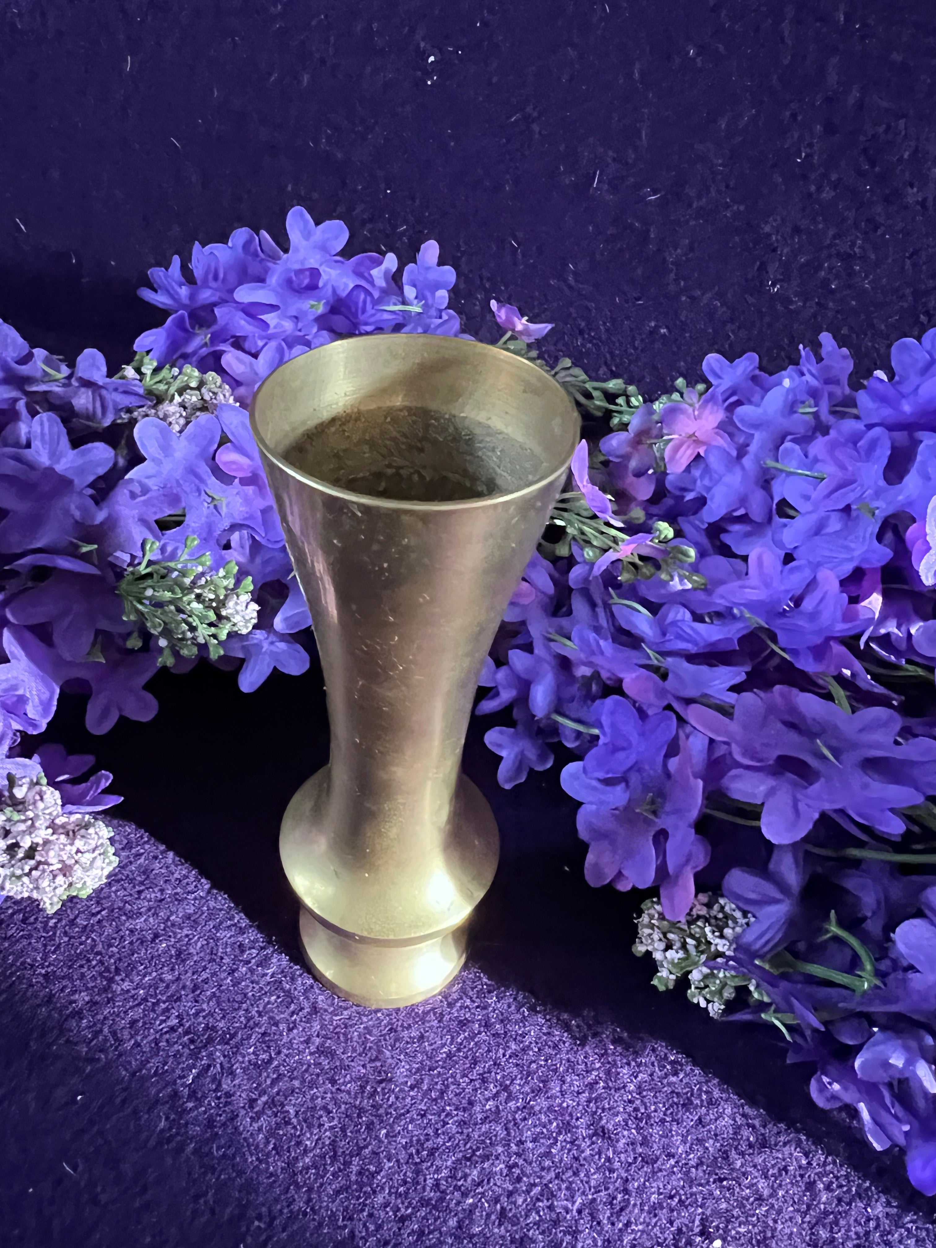 Vintage Brass Bud Vase – Minimalist Hollywood Regency Decor