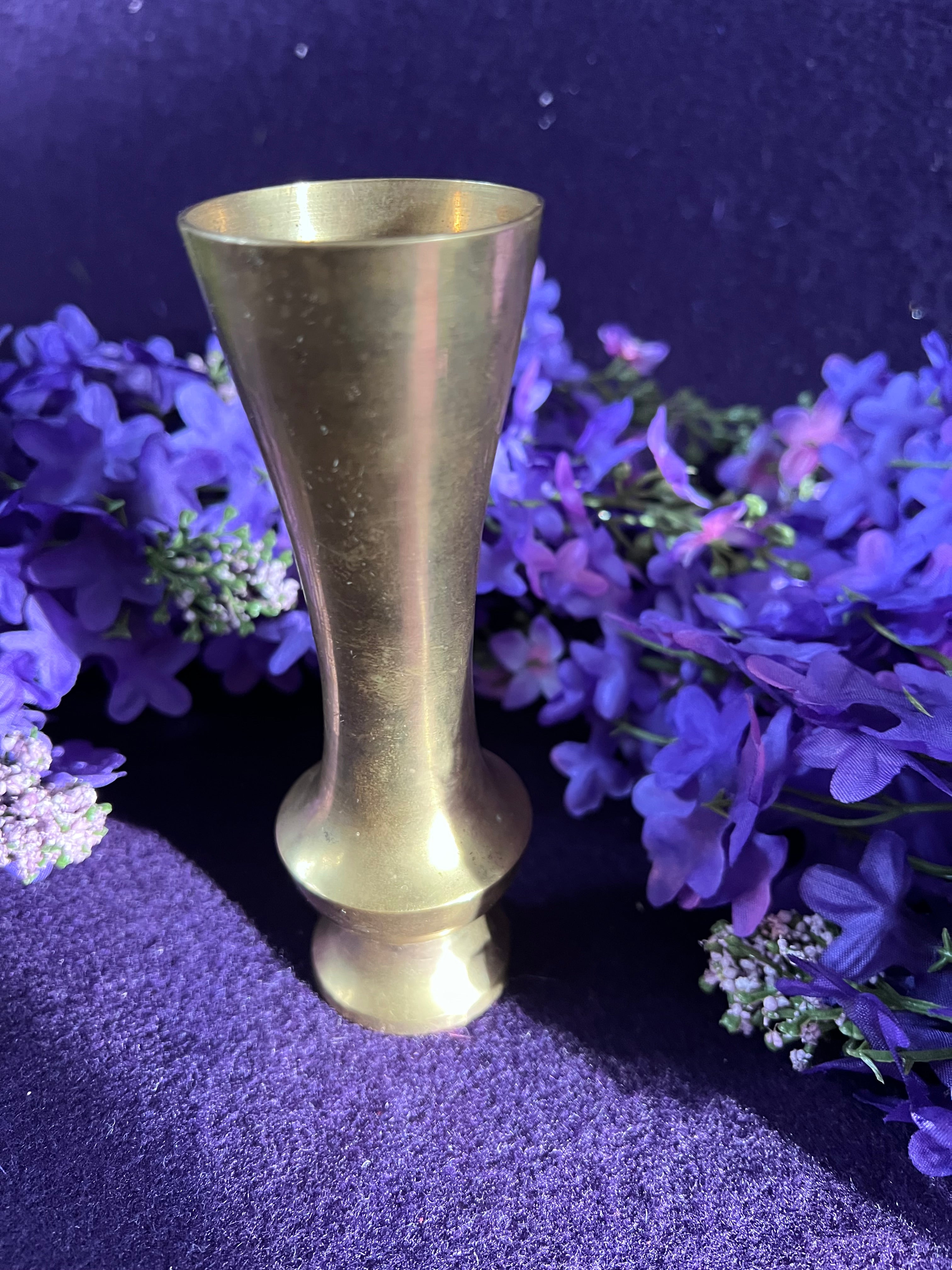 Vintage Brass Bud Vase – Minimalist Hollywood Regency Decor