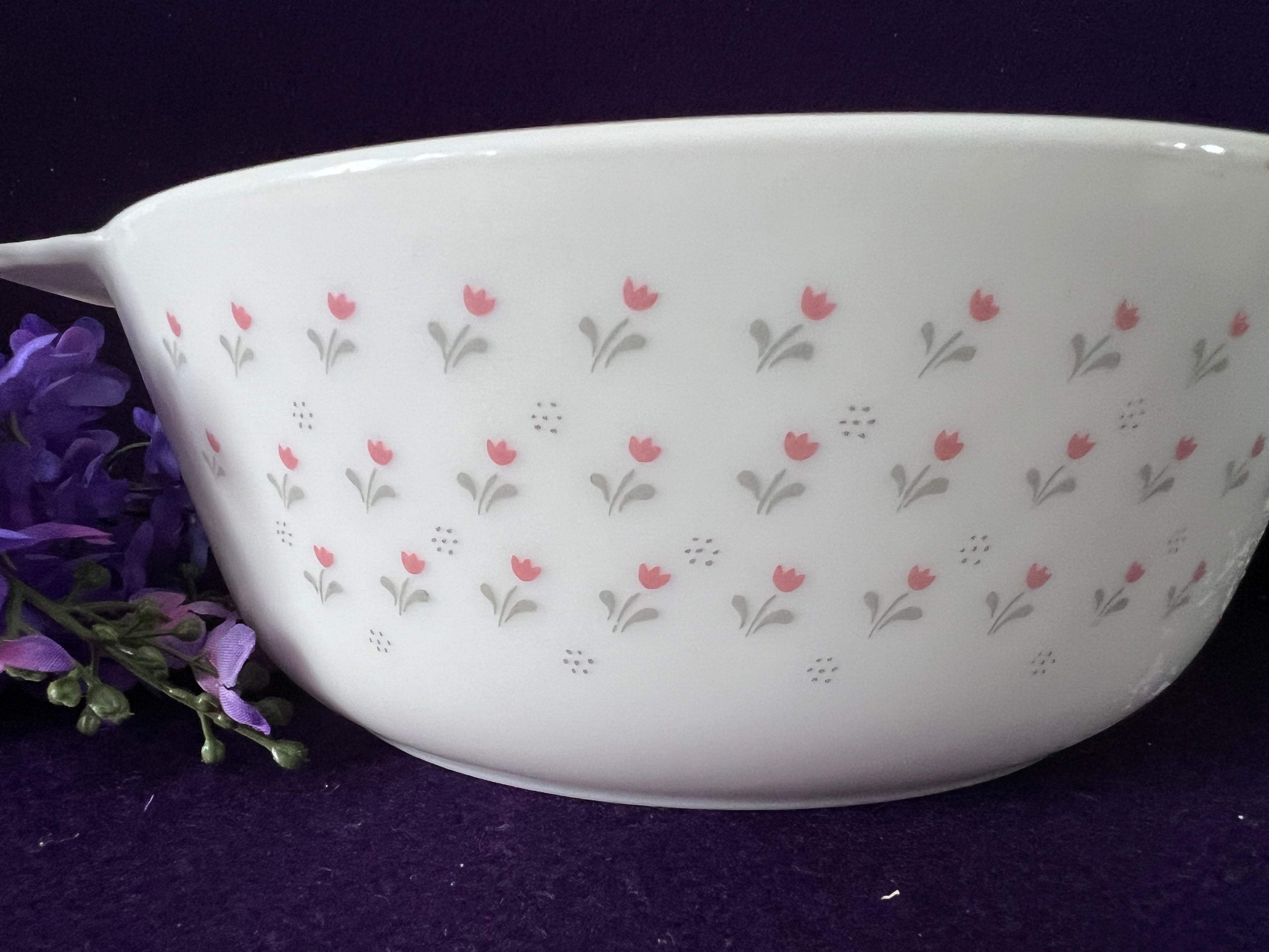 JAJ Pyrex ‘Laura’ Pattern Mixing Bowl | Vintage 1980s English Milk Glass