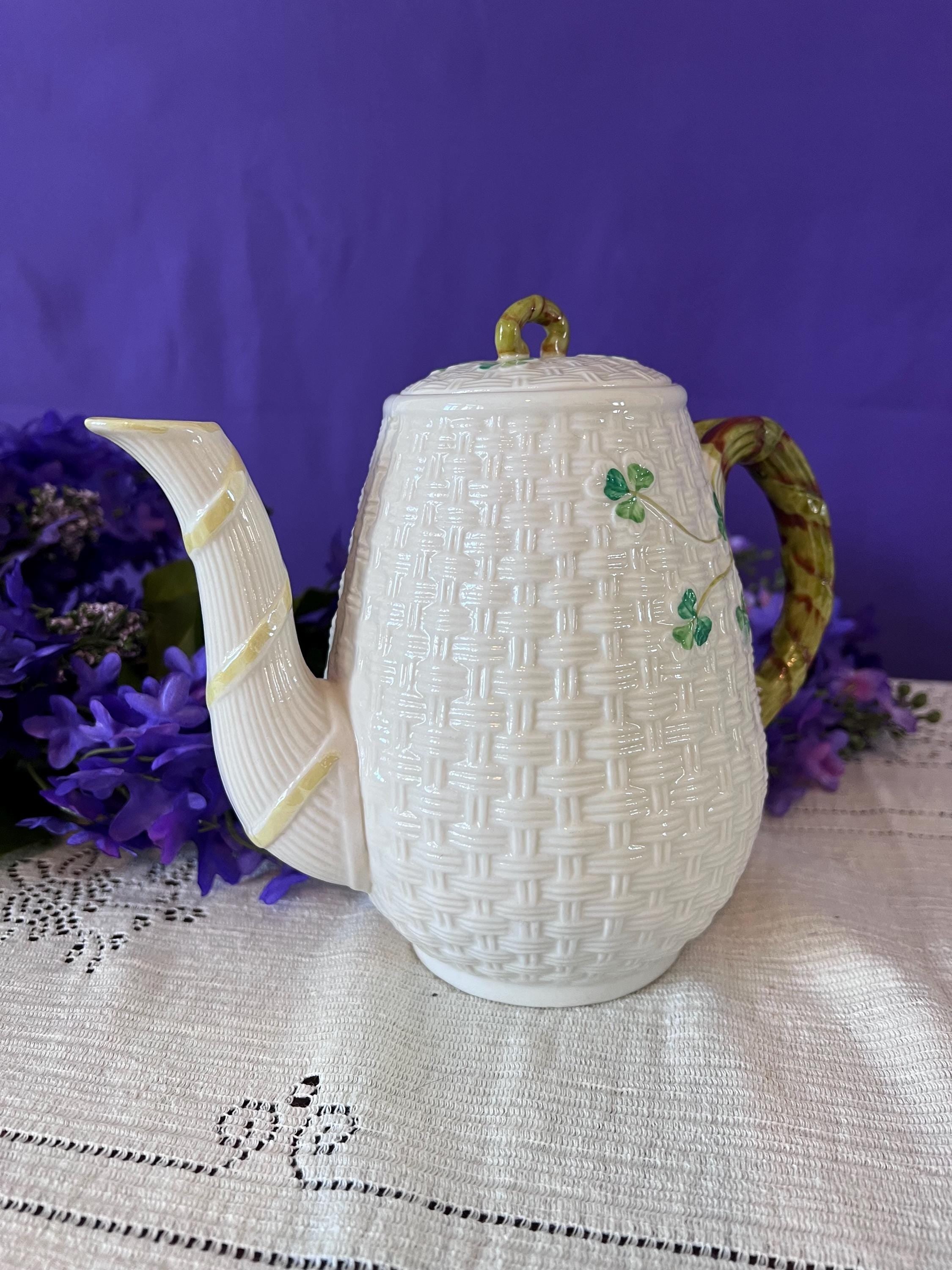 Pristine Belleek Ireland Shamrock Tea Service – Tall Teapot, Creamer & Sugar – 6th Mark Green (1965-1980)