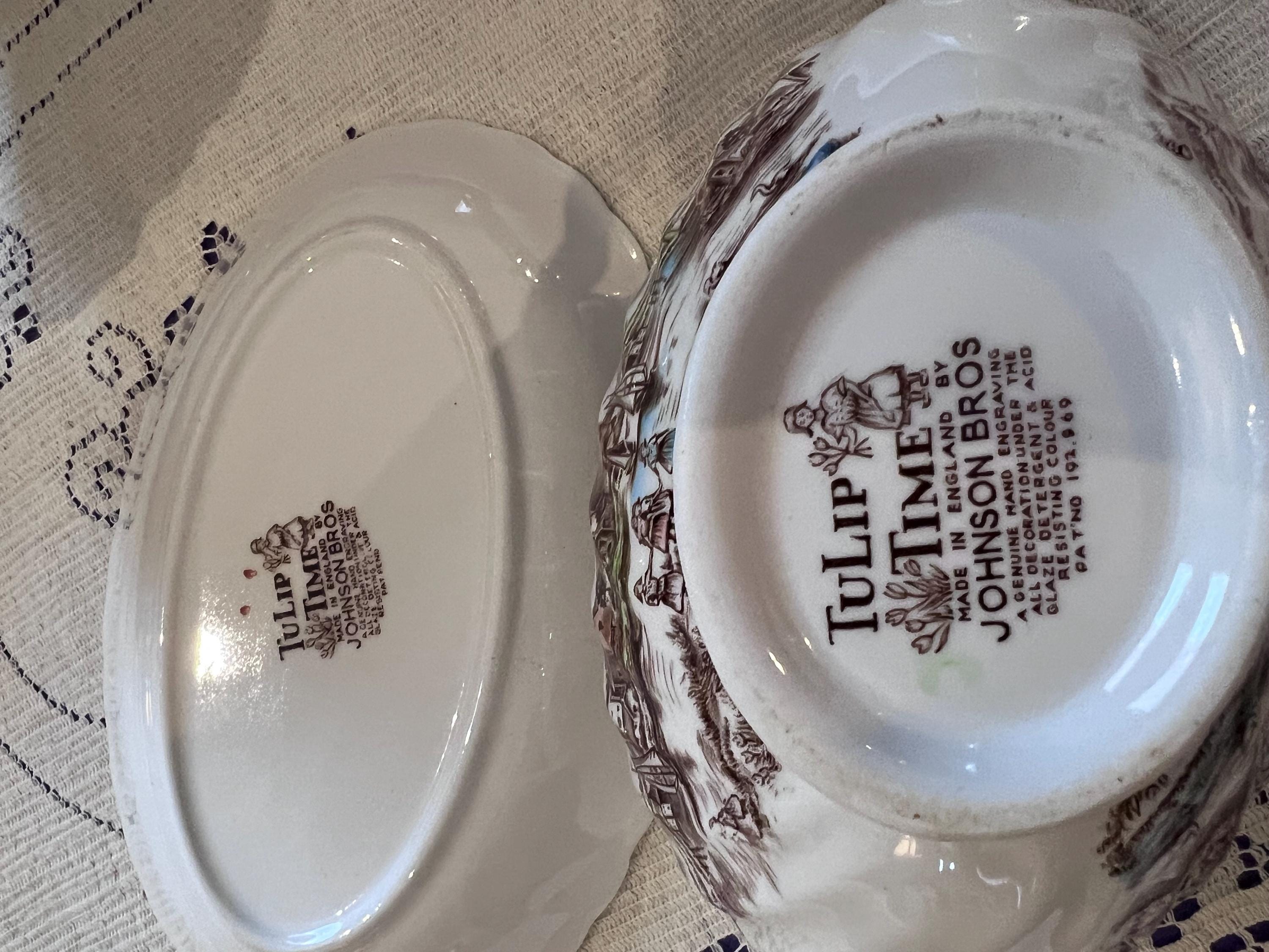 Johnson Brothers Tulip Time Serving Set | Oval Platter, Gravy Boat, Underplate | England