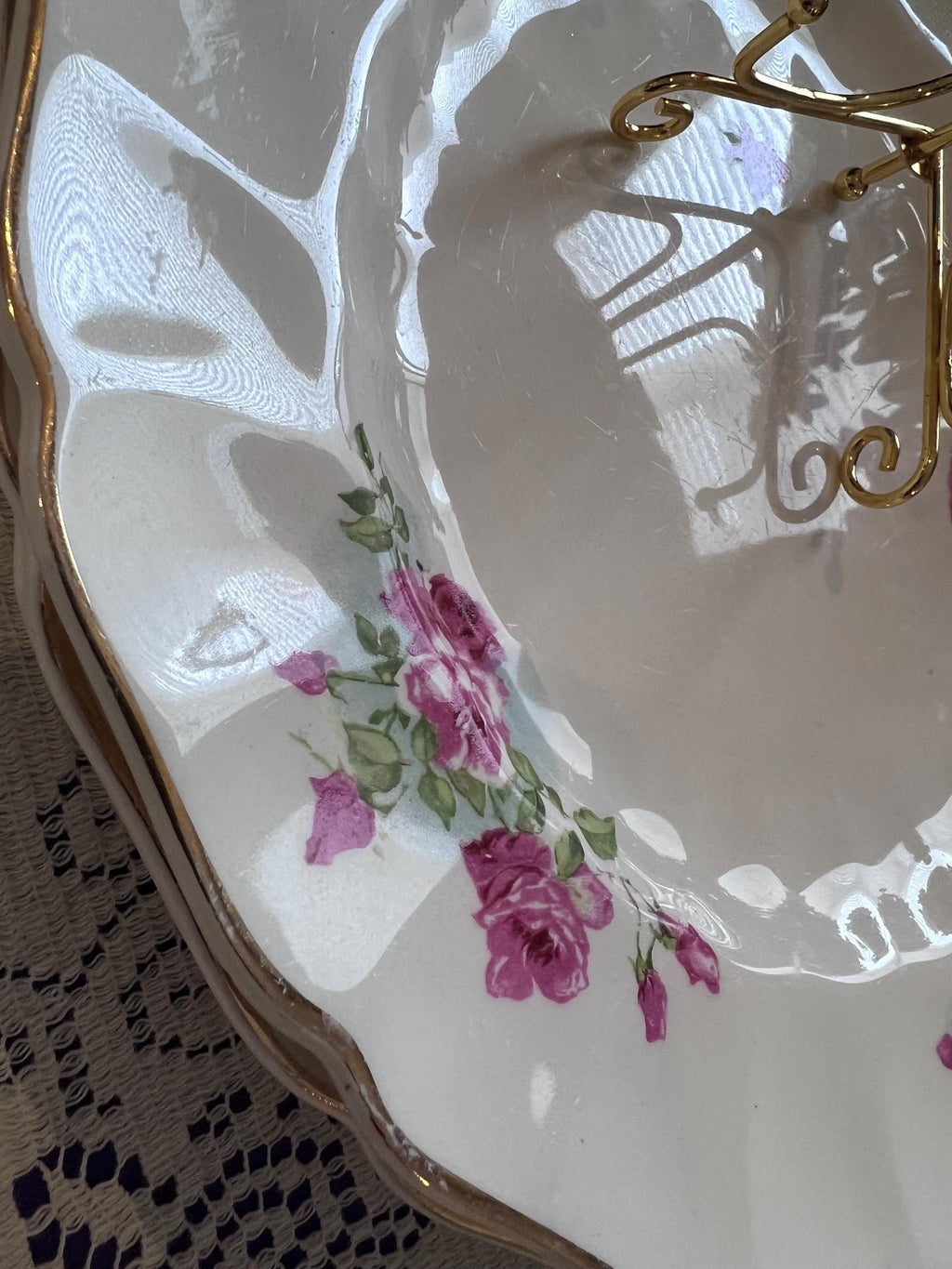 Antique Johnson Brothers Old Chelsea Pink Rose for Four – Scalloped Swirl Plates and Bowls