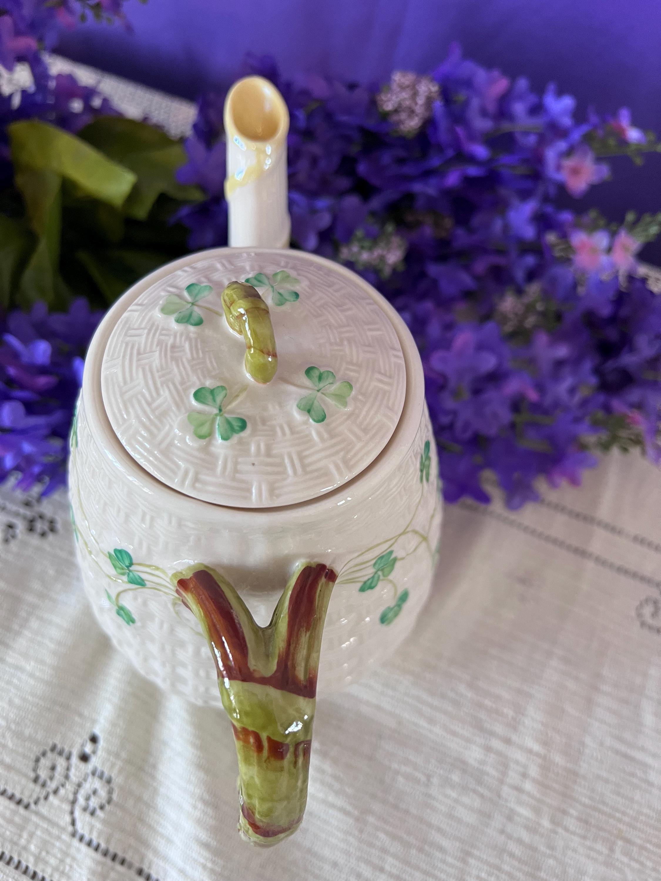 Pristine Belleek Ireland Shamrock Tea Service – Tall Teapot, Creamer & Sugar – 6th Mark Green (1965-1980)
