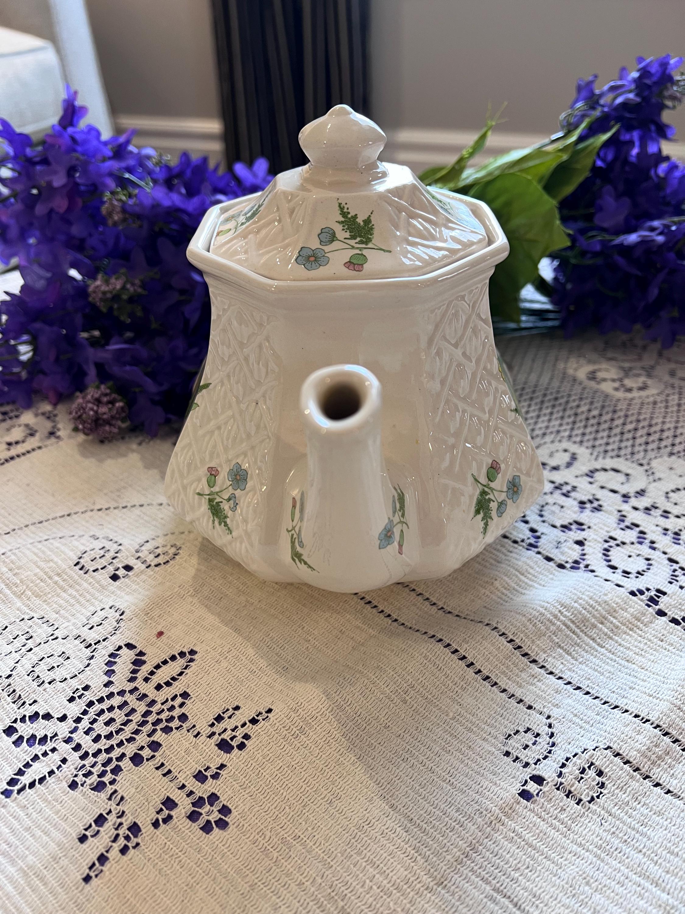 Vintage Sadler England Hexagonal Teapot | Floral Lattice Relief, 1970s Staffordshire Cottagecore